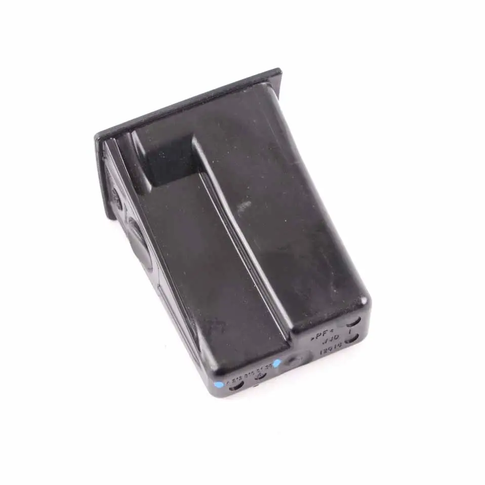 Mercedes W212 Cendrier Plateau Console Centrale Arrière - SKU A2128100130 - Numéro de pièce A2128100130