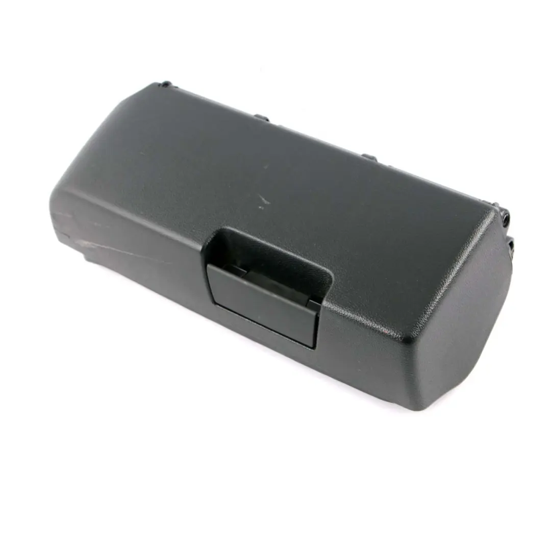 Schowek Fotela Przód do Mercedes W212 o numerze A2128100304 Mercedes W212 Schowek Fotela Przód - SKU A2128100304 - Numer Części A2128100304