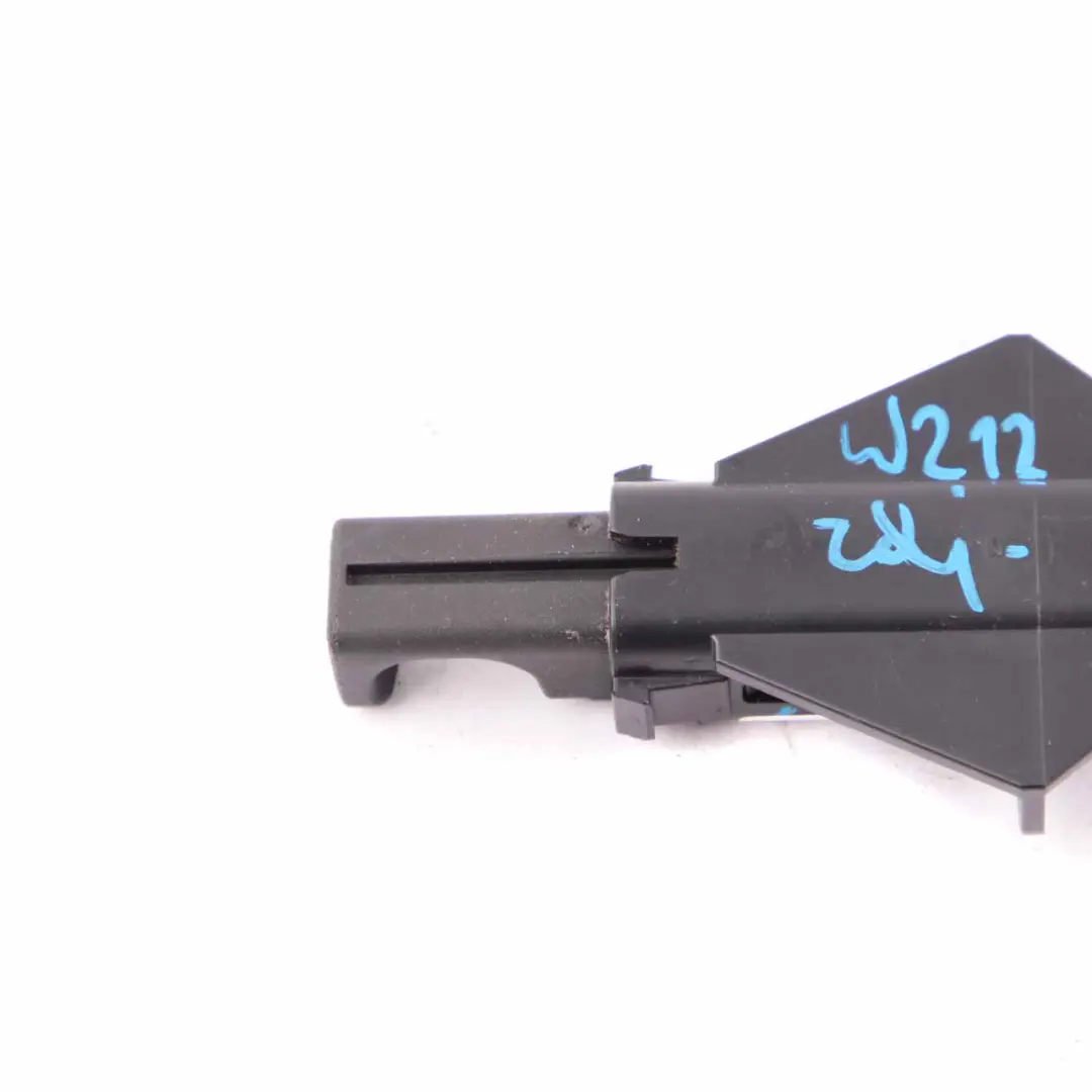 Gancio Per Baule Porta Abiti per Mercedes W212 con numero di parte A2128100340 Mercedes W212 Gancio Per Baule Porta Abiti - SKU A2128100340 - Numero di parte A2128100340