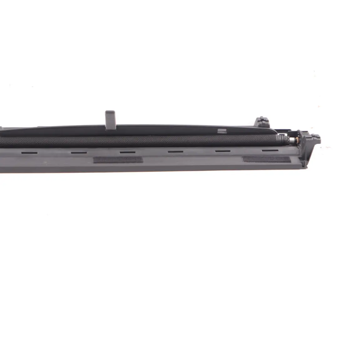 Roleta Przeciwsłoneczna Drzwi Tył Prawa do Mercedes W212 o numerze A2128100420 Mercedes W212 Roleta Przeciwsłoneczna Drzwi Tył Prawa - SKU A2128100420 - Numer Części A2128100420