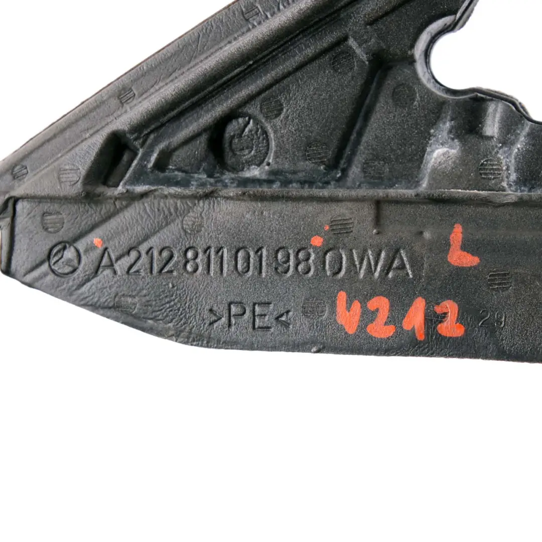 Joint d'isolation Retroviseur d'aile Gauche Triangle pour Mercedes W212 à propos du numéro de pièce A2128110198 Mercedes W212 Joint d'isolation Retroviseur d'aile Gauche Triangle - SKU A2128110198 - Numéro de pièce A2128110198