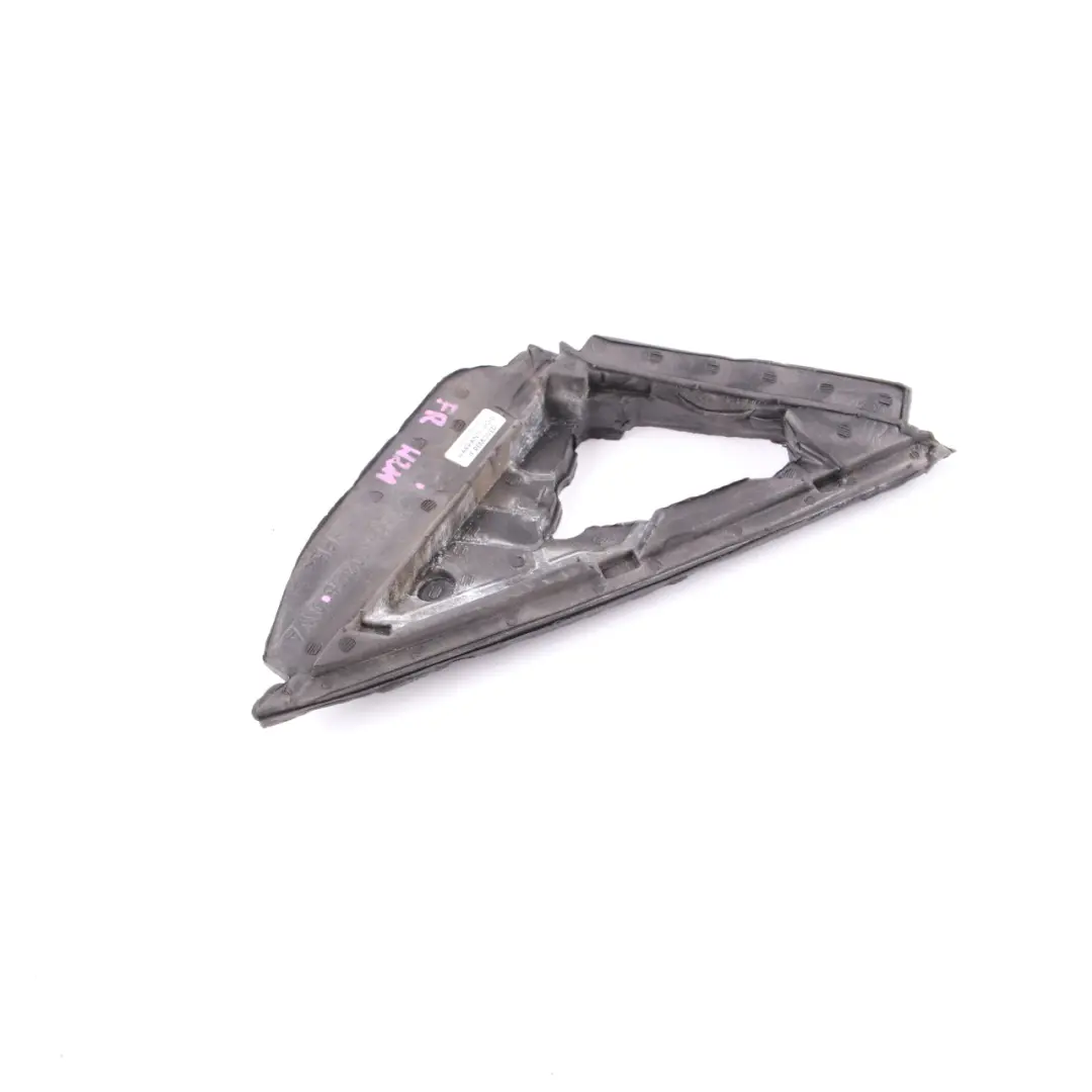 Guarnizione Specchietto Isolante Destro Triangolo per Mercedes W212 con numero di parte A2128110298 Mercedes W212 Guarnizione Specchietto Isolante Destro Triangolo - SKU A2128110298 - Numero di parte A2128110298