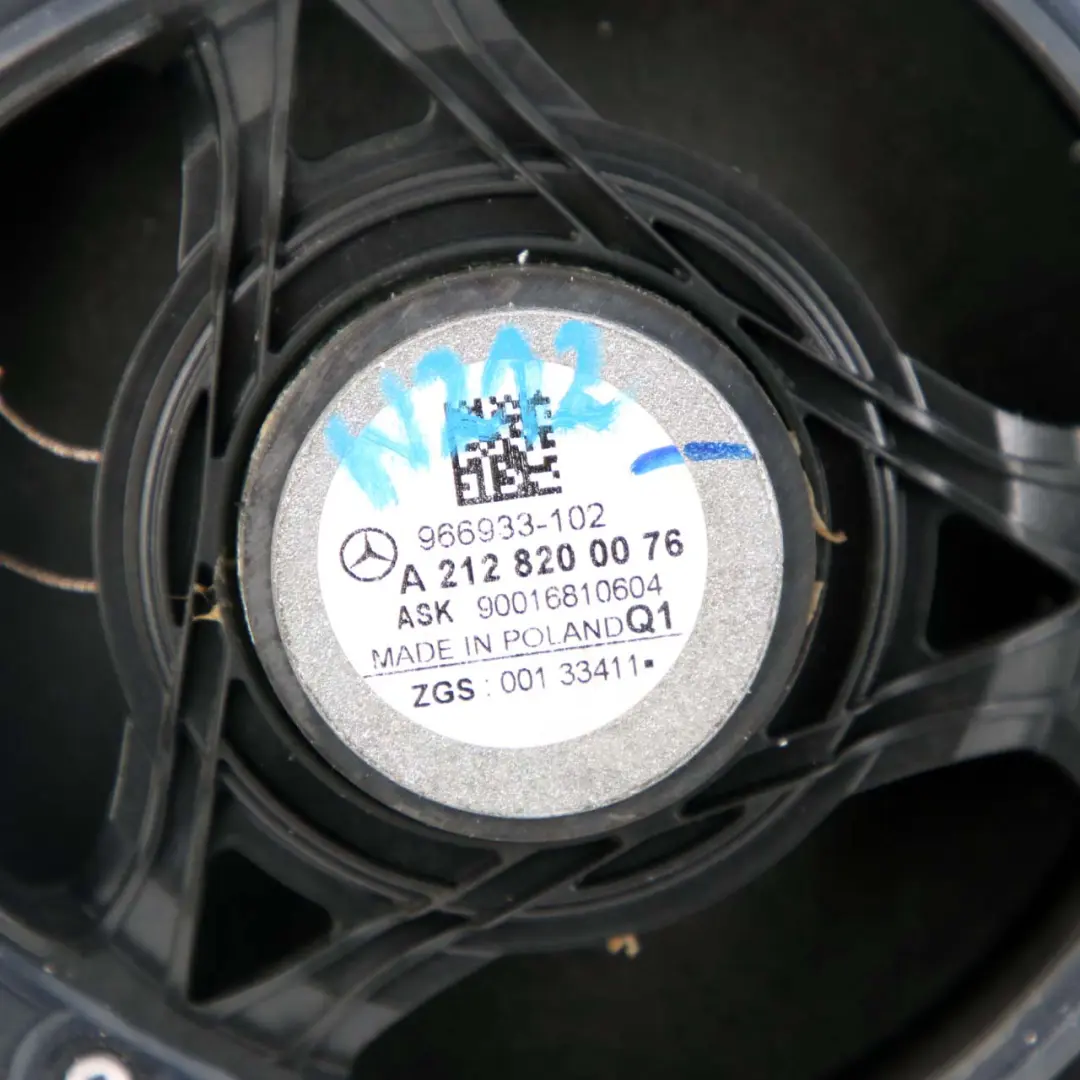 Głośnik Drzwi Prawy Tył do MERCEDES W212 o numerze A2128200076 MERCEDES W212 Głośnik Drzwi Prawy Tył - SKU A2128200076 - Numer Części A2128200076