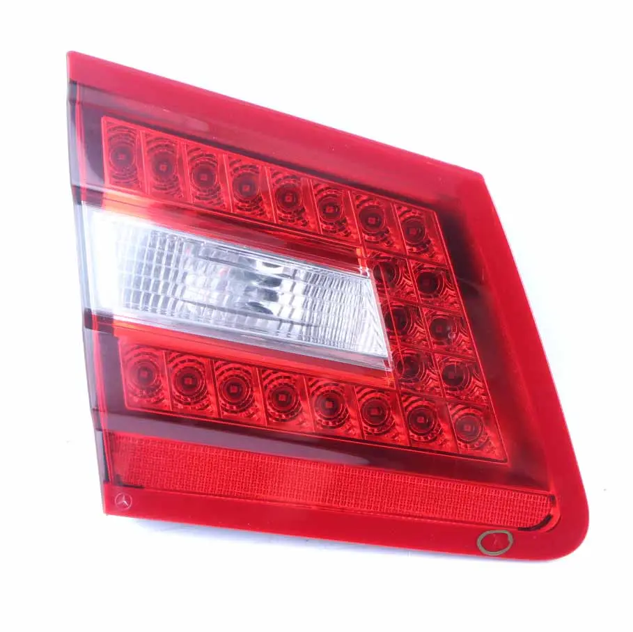 Feu Arrière Mercedes S212 Estate Gauche Couvercle Coffre Hayon pour à propos du numéro de pièce A2128200964 Feu Arrière Mercedes S212 Estate Gauche Couvercle Coffre Hayon - SKU A2128200964 - Numéro de pièce A2128200964
