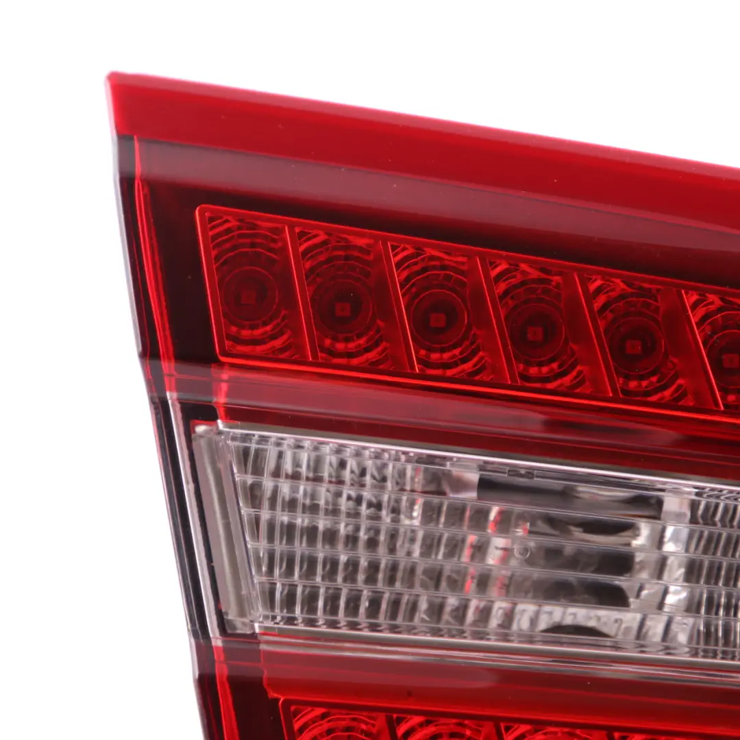 Lampa W Klapę Tylna Lewa Tył Lewy do Mercedes S212 o numerze A2128200964 Mercedes S212 Lampa W Klapę Tylna Lewa Tył Lewy - SKU A2128200964 - Numer Części A2128200964