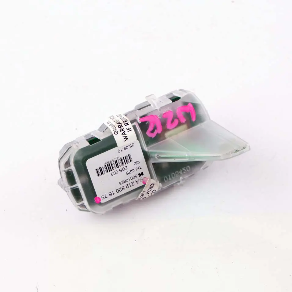 Shark Roof Antenna Aerial Base to Mercedes W212 with Part number A2128201675 Mercedes W212 Shark Roof Antenna Aerial Base - SKU A2128201675 - Part number A2128201675