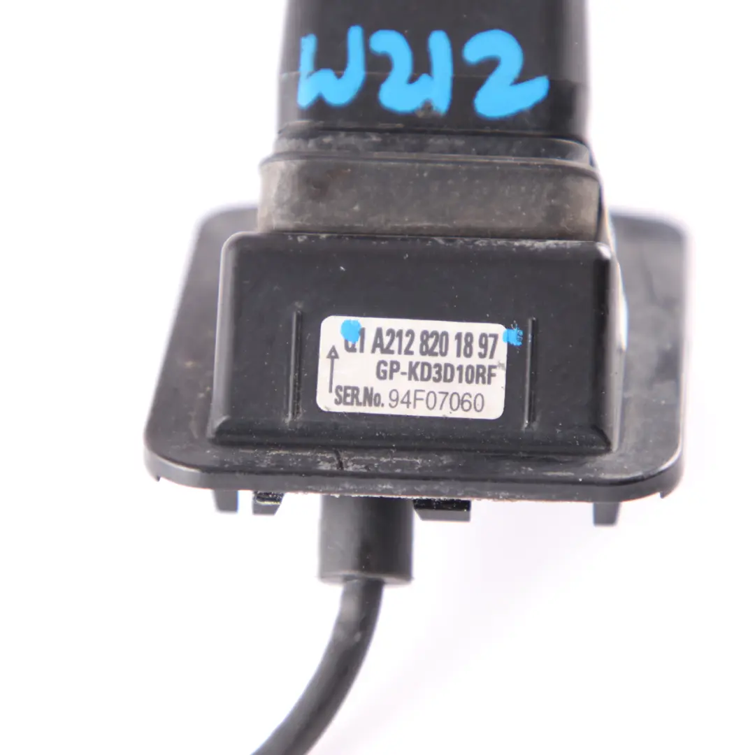 Kamera Cofania Tył do Mercedes W212 o numerze A2128201897 Mercedes W212 Kamera Cofania Tył - SKU A2128201897 - Numer Części A2128201897