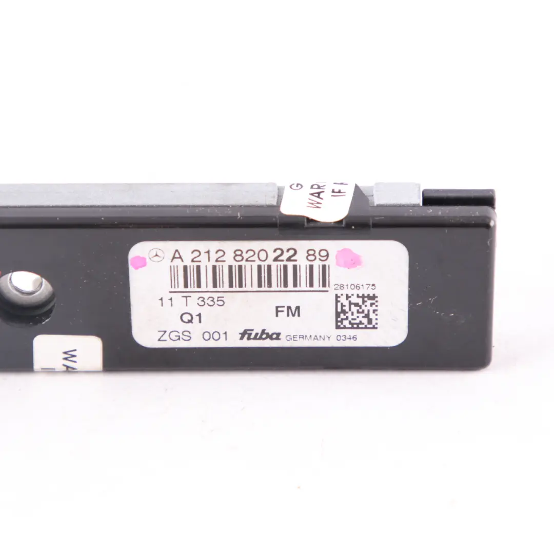 Module Antenne Amplificateur Lunette Arrière Gauche pour Mercedes W212 à propos du numéro de pièce A2128202289 Mercedes W212 Module Antenne Amplificateur Lunette Arrière Gauche - SKU A2128202289 - Numéro de pièce A2128202289
