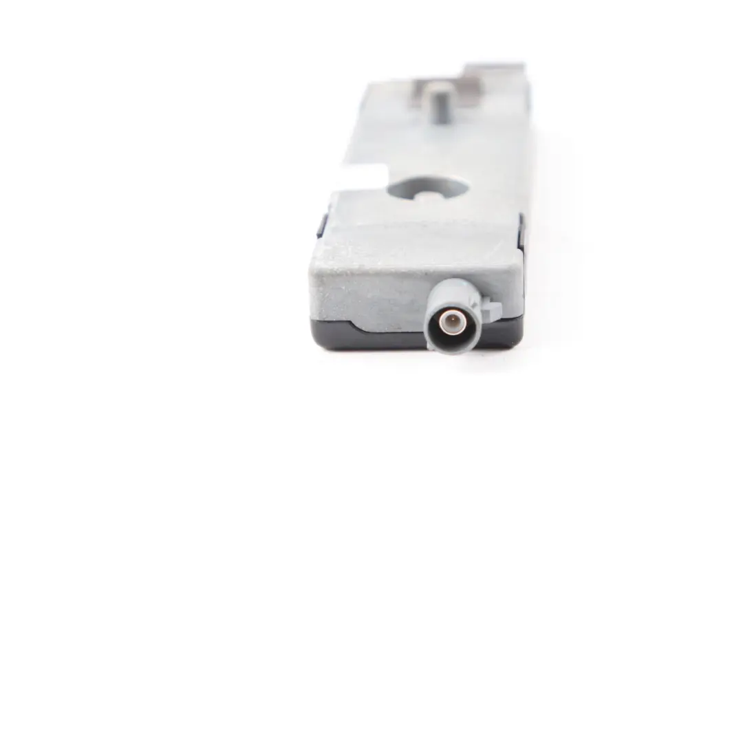 Aerial Antenna Amplifier Control Unit to Mercedes W212 C218 with Part number A2128202589 Mercedes W212 C218 Aerial Antenna Amplifier Control Unit - SKU A2128202589 - Part number A2128202589