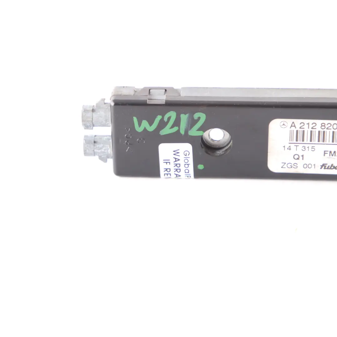 Antenna Amplifier Mercedes W212 CLS W218 Aerial Module Control Unit to with Part number A2128202689 Antenna Amplifier Mercedes W212 CLS W218 Aerial Module Control Unit - SKU A2128202689 - Part number A2128202689