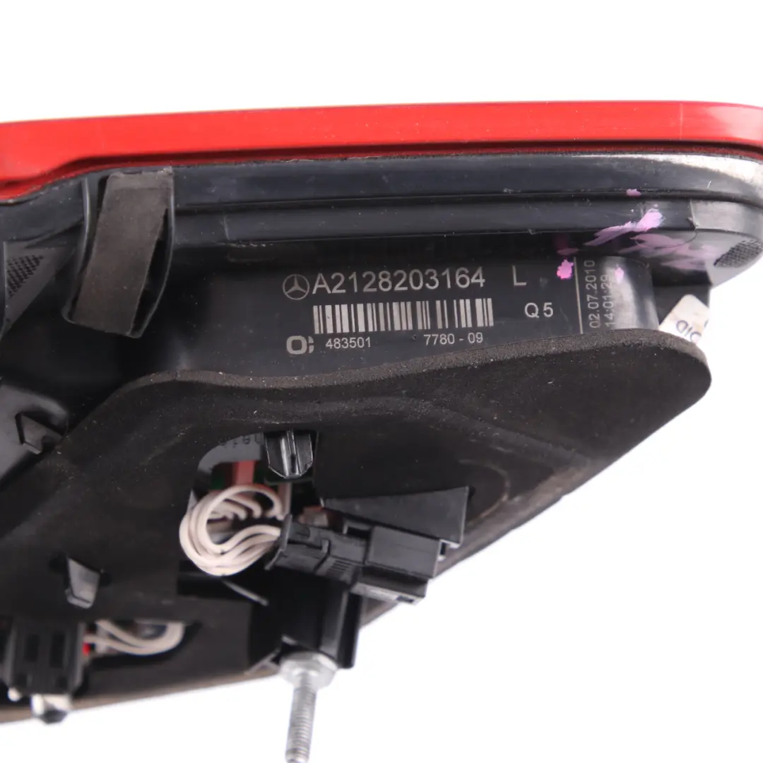 Lampada Posteriore Mercedes W212 Berlina Sinistra Portellone Boot per con numero di parte A2128203164 Lampada Posteriore Mercedes W212 Berlina Sinistra Portellone Boot - SKU A2128203164 - Numero di parte A2128203164