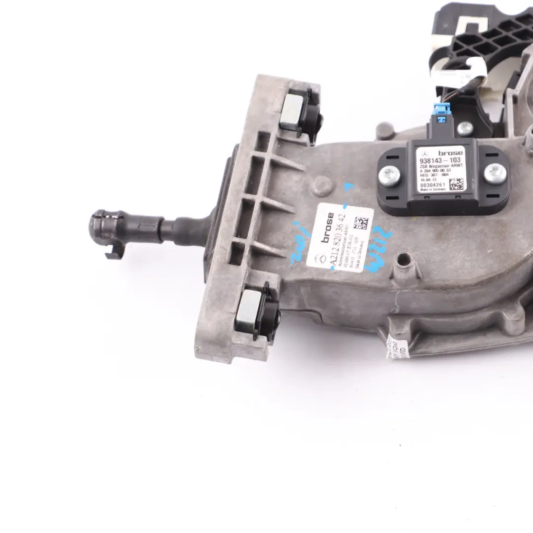 Siłownik Dociąg Czujnik Klapy Tył Bagażnika do Mercedes W212 o numerze A2128203642 Mercedes W212 Siłownik Dociąg Czujnik Klapy Tył Bagażnika - SKU A2128203642-1 - Numer Części A2128203642