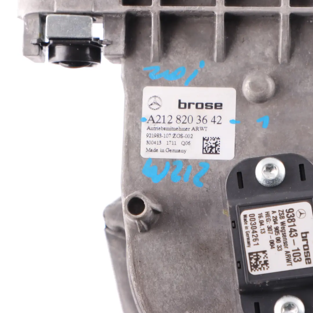 Siłownik Dociąg Czujnik Klapy Tył Bagażnika do Mercedes W212 o numerze A2128203642 Mercedes W212 Siłownik Dociąg Czujnik Klapy Tył Bagażnika - SKU A2128203642-1 - Numer Części A2128203642