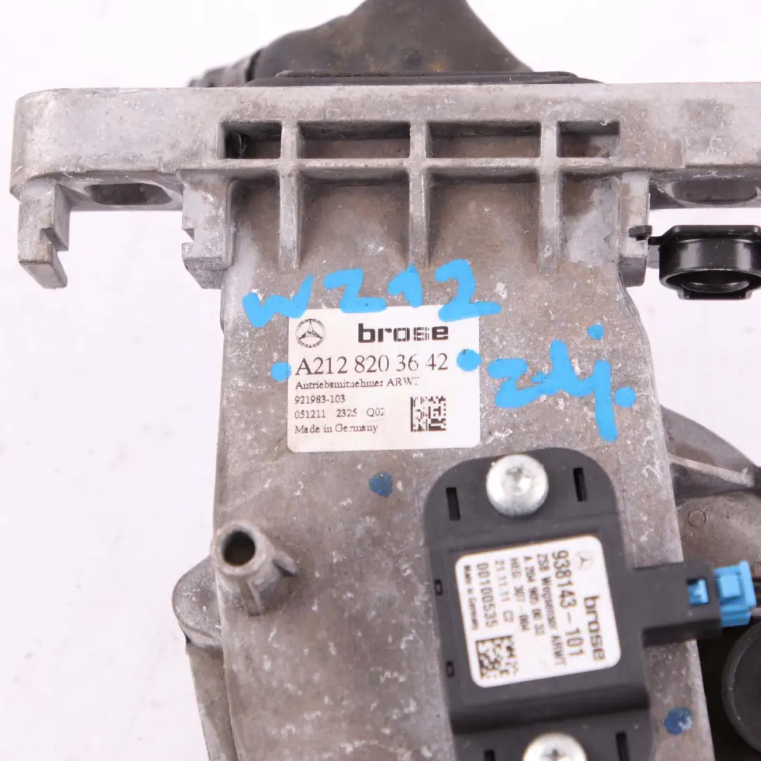 Siłownik Dociąg Czujnik Klapy Tył Bagażnika do Mercedes W212 o numerze A2128203642 Mercedes W212 Siłownik Dociąg Czujnik Klapy Tył Bagażnika - SKU A2128203642 - Numer Części A2128203642