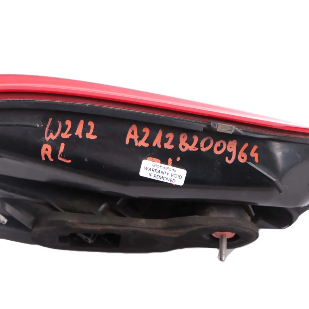 Fanale posteriore Mercedes S212 Touring Sinistro Fanale posteriore laterale per con numero di parte A2128203964 Fanale posteriore Mercedes S212 Touring Sinistro Fanale posteriore laterale - SKU A2128203964 - Numero di parte A2128203964