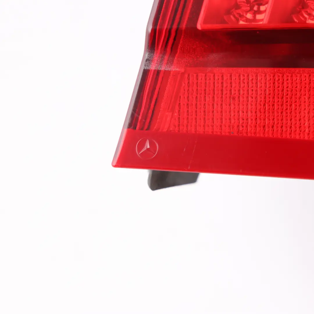 Fanale posteriore Mercedes S212 Touring Destro Fanale posteriore laterale per con numero di parte A2128204064 Fanale posteriore Mercedes S212 Touring Destro Fanale posteriore laterale - SKU A2128204064 - Numero di parte A2128204064