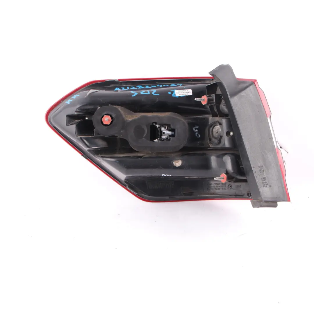 Fanale posteriore Mercedes S212 Touring Destro Fanale posteriore laterale per con numero di parte A2128204064 Fanale posteriore Mercedes S212 Touring Destro Fanale posteriore laterale - SKU A2128204064 - Numero di parte A2128204064