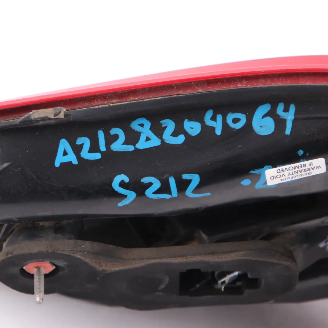 Fanale posteriore Mercedes S212 Touring Destro Fanale posteriore laterale per con numero di parte A2128204064 Fanale posteriore Mercedes S212 Touring Destro Fanale posteriore laterale - SKU A2128204064 - Numero di parte A2128204064