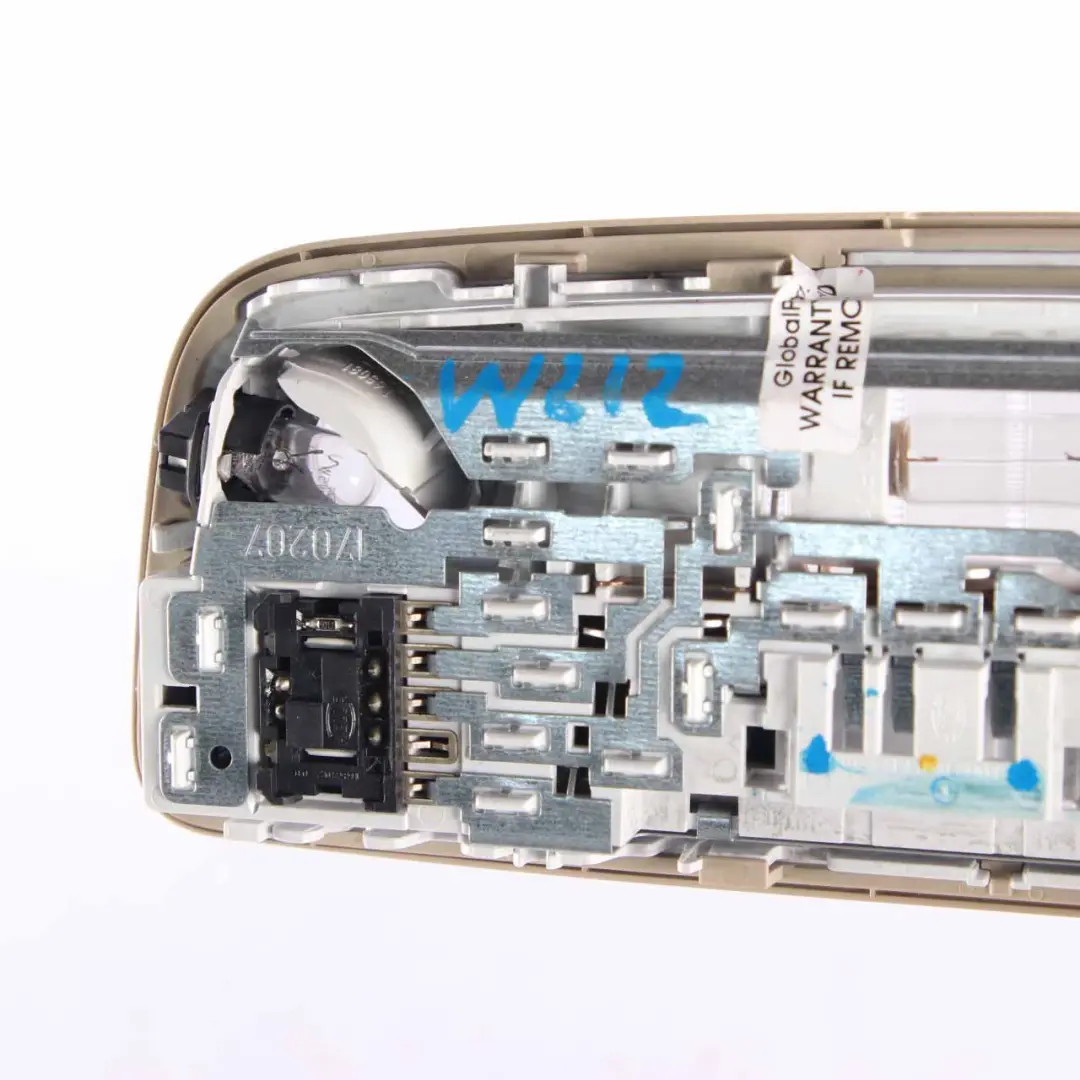 Lampe d'interieur Arriere Interrupteur De Toit Beige pour Mercedes W212 à propos du numéro de pièce A2128205001 Mercedes W212 Lampe d'interieur Arriere Interrupteur De Toit Beige - SKU A2128205001-2 - Numéro de pièce A2128205001