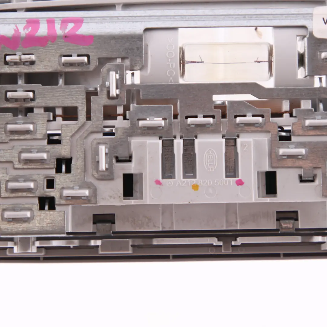 Luce Interna Posteriore Tetto Classe E per Mercedes W212 con numero di parte A2128205001 Mercedes W212 Luce Interna Posteriore Tetto Classe E - SKU A2128205001 - Numero di parte A2128205001