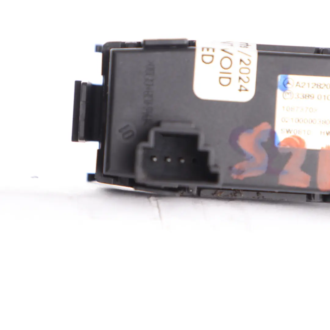 Kombiinstrument Schalter Aufhängung Steuergerät für Mercedes W212 mit Teilenummer A2128206310 Mercedes W212 Kombiinstrument Schalter Aufhängung Steuergerät - SKU A2128206310 - Teilenummer A2128206310