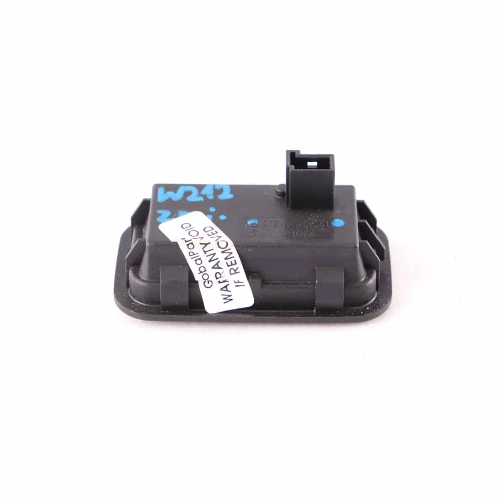 Mercedes W212 Bouton de commande l'interrupteur du hayon du coffre - SKU A2128210651 - Numéro de pièce A2128210651