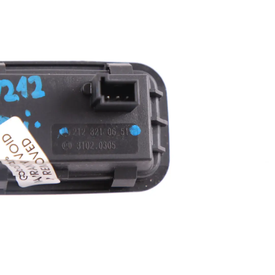 Mercedes W212 Interruttore Pulsante di Controllo Portellone Baule Coperchio - SKU A2128210651 - Numero di parte A2128210651