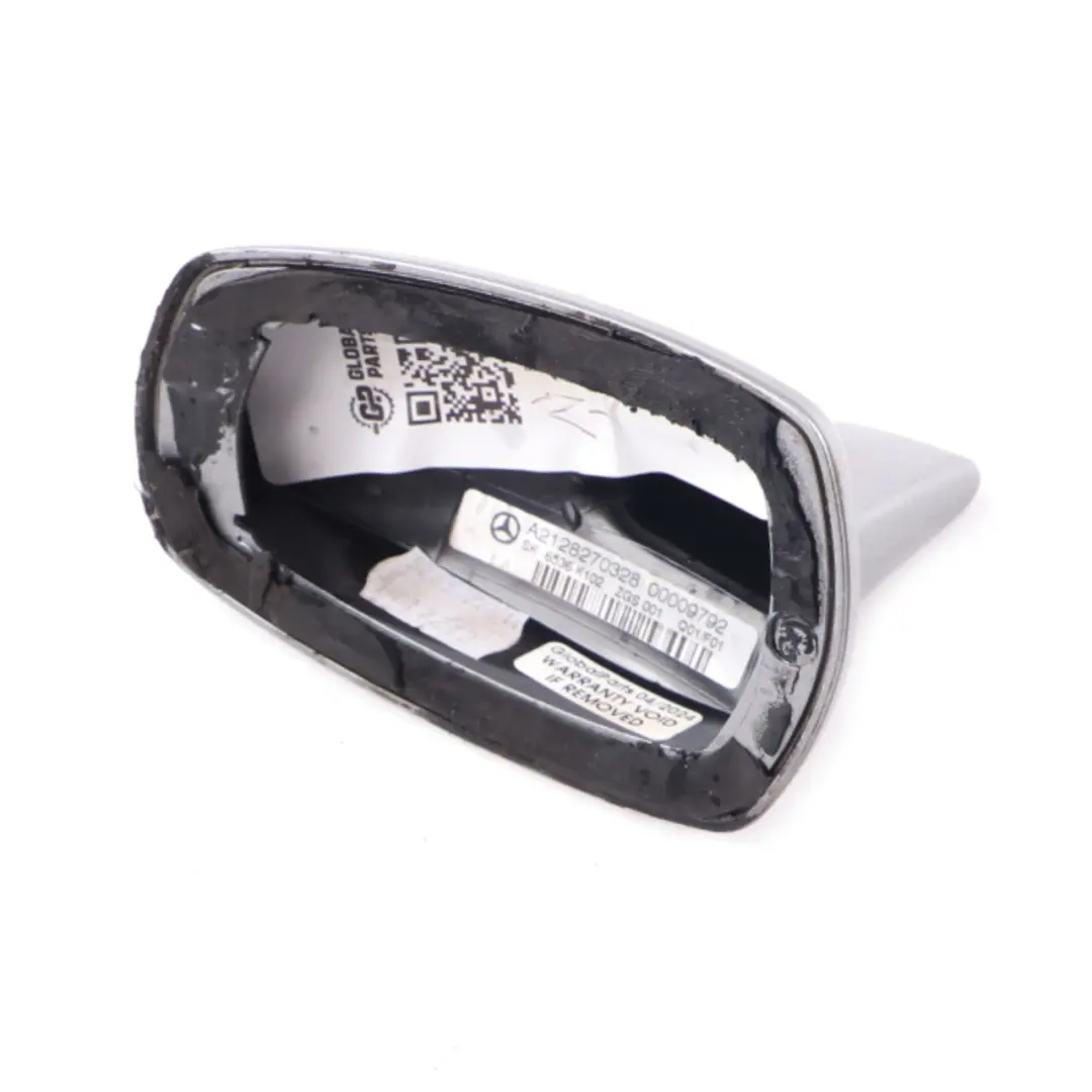 Antena Dachowa Płetwa Srebrna Palladium Silver do Mercedes W212 o numerze A2128270328 Mercedes W212 Antena Dachowa Płetwa Srebrna Palladium Silver - SKU A2128270328-PAL - Numer Części A2128270328