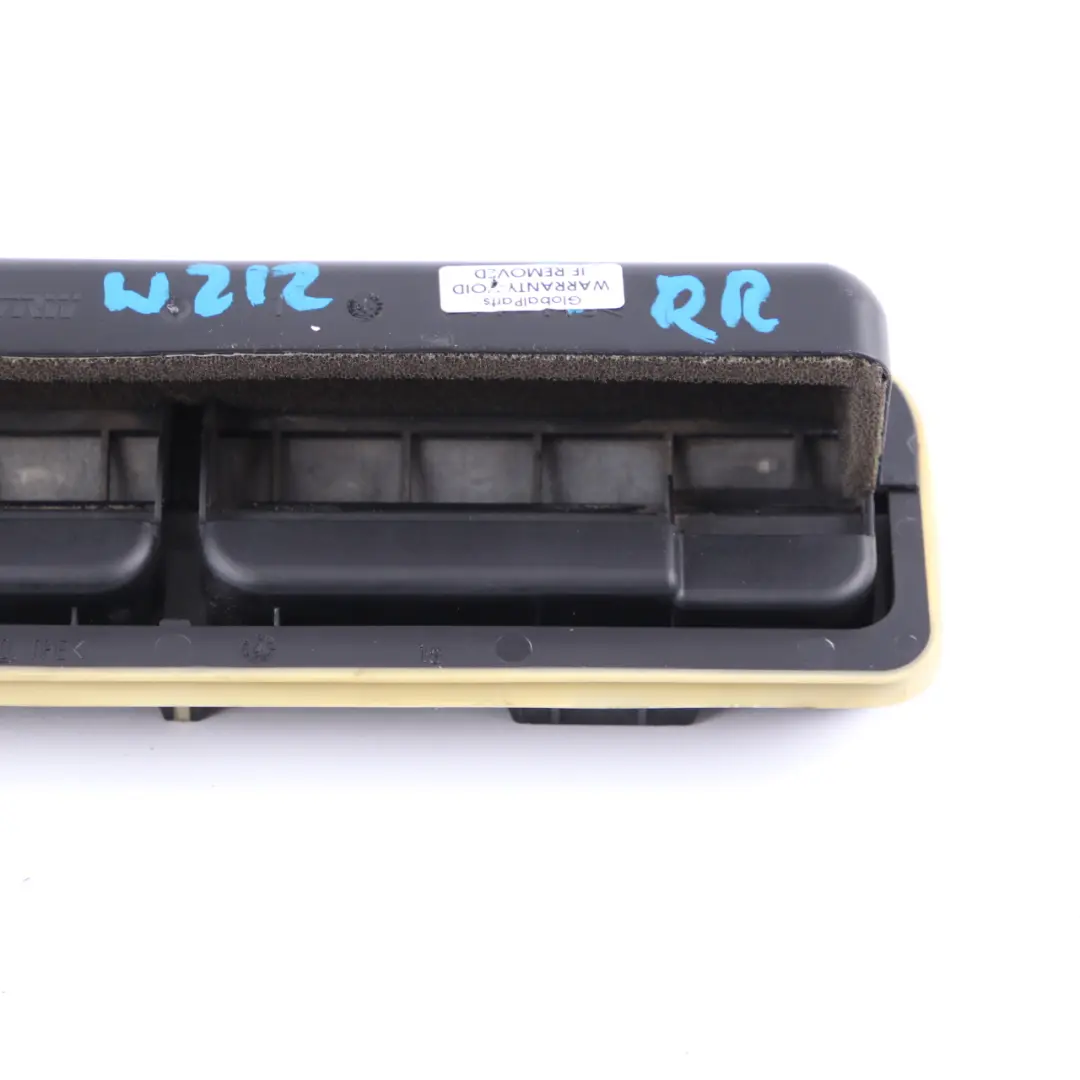 Odpowietrznik Tylny Kratka Wentylacyjna Nawiewu do Mercedes S212 o numerze A2128300142 Mercedes S212 Odpowietrznik Tylny Kratka Wentylacyjna Nawiewu - SKU A2128300142 - Numer Części A2128300142