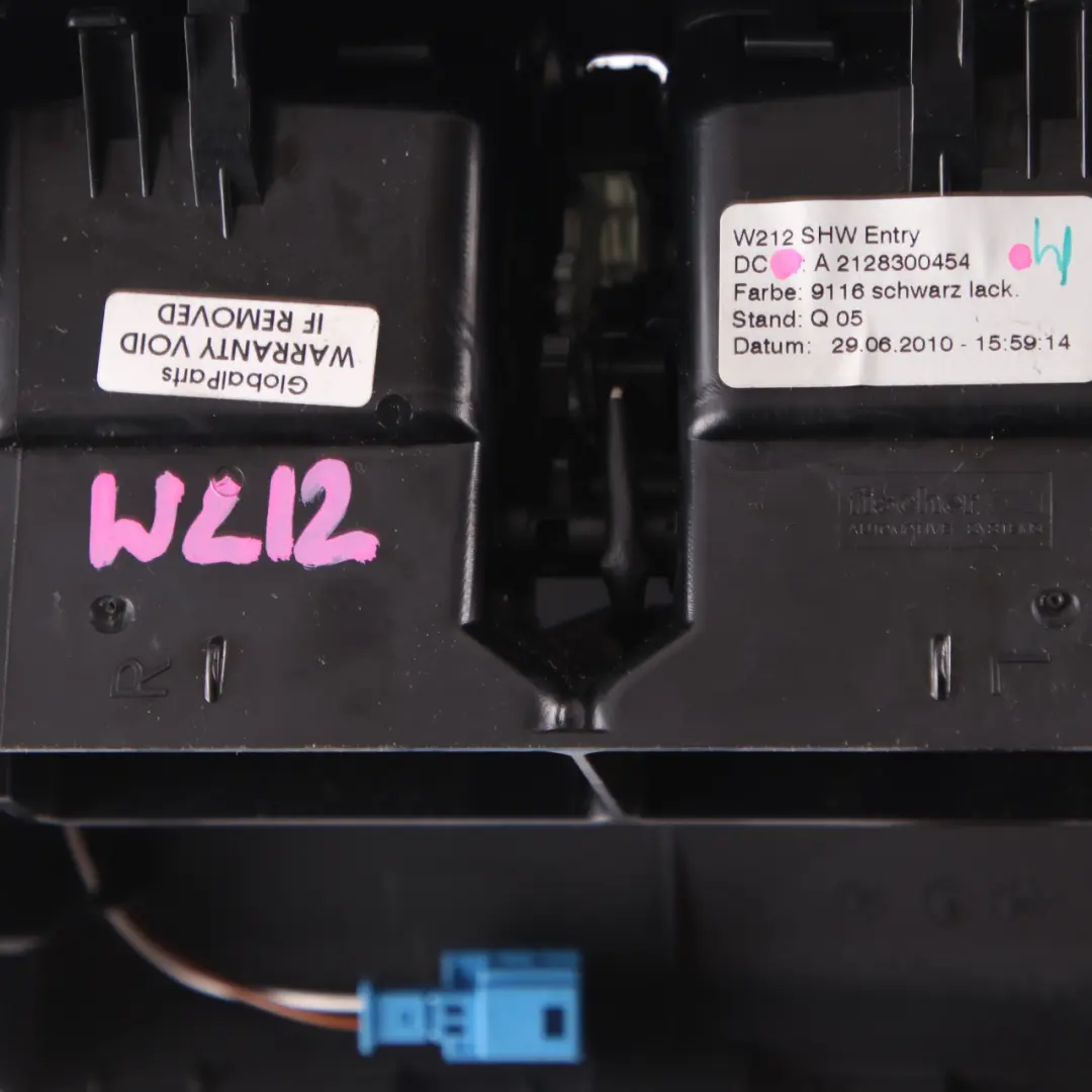 Console Centrale Bocchetta Aria Posteriore Griglia per Mercedes W212 con numero di parte A2128300454 Mercedes W212 Console Centrale Bocchetta Aria Posteriore Griglia - SKU A2128300454 - Numero di parte A2128300454