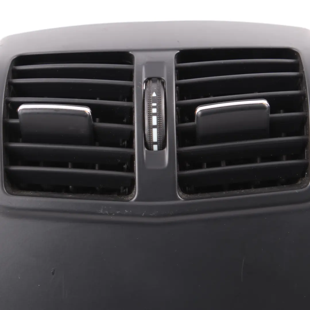 Konsola Środkowa Tylna Kratka Nawiewu Powietrza do Mercedes W212 o numerze A2128300454 Mercedes W212 Konsola Środkowa Tylna Kratka Nawiewu Powietrza - SKU A2128300454 - Numer Części A2128300454