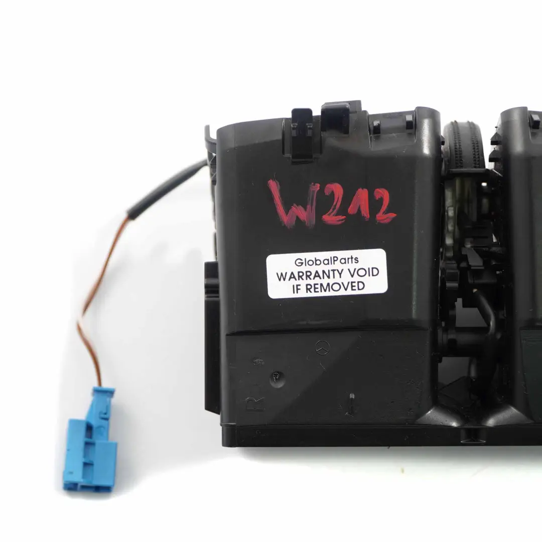 Kratka Wlot Nawiew Powietrza do Mercedes W212 o numerze A2128300954 Mercedes W212 Kratka Wlot Nawiew Powietrza - SKU A2128300954 - Numer Części A2128300954