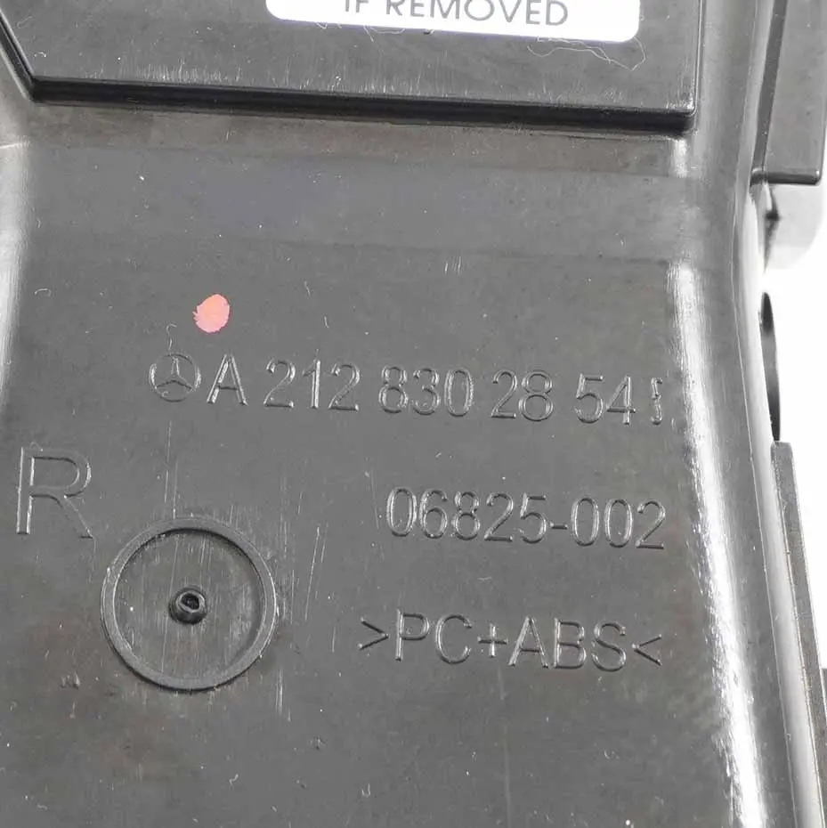 Kratka Wlot Nawiew Powietrza do Mercedes W212 o numerze A2128302854 Mercedes W212 Kratka Wlot Nawiew Powietrza - SKU A2128302854 - Numer Części A2128302854