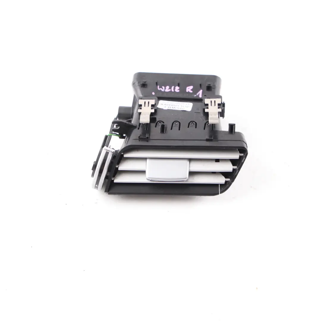 Mercedes W212 Salpicadero Rejilla Ventilación Derecha Trim Boquilla - SKU A2128303454-1 - Número de pieza A2128303454