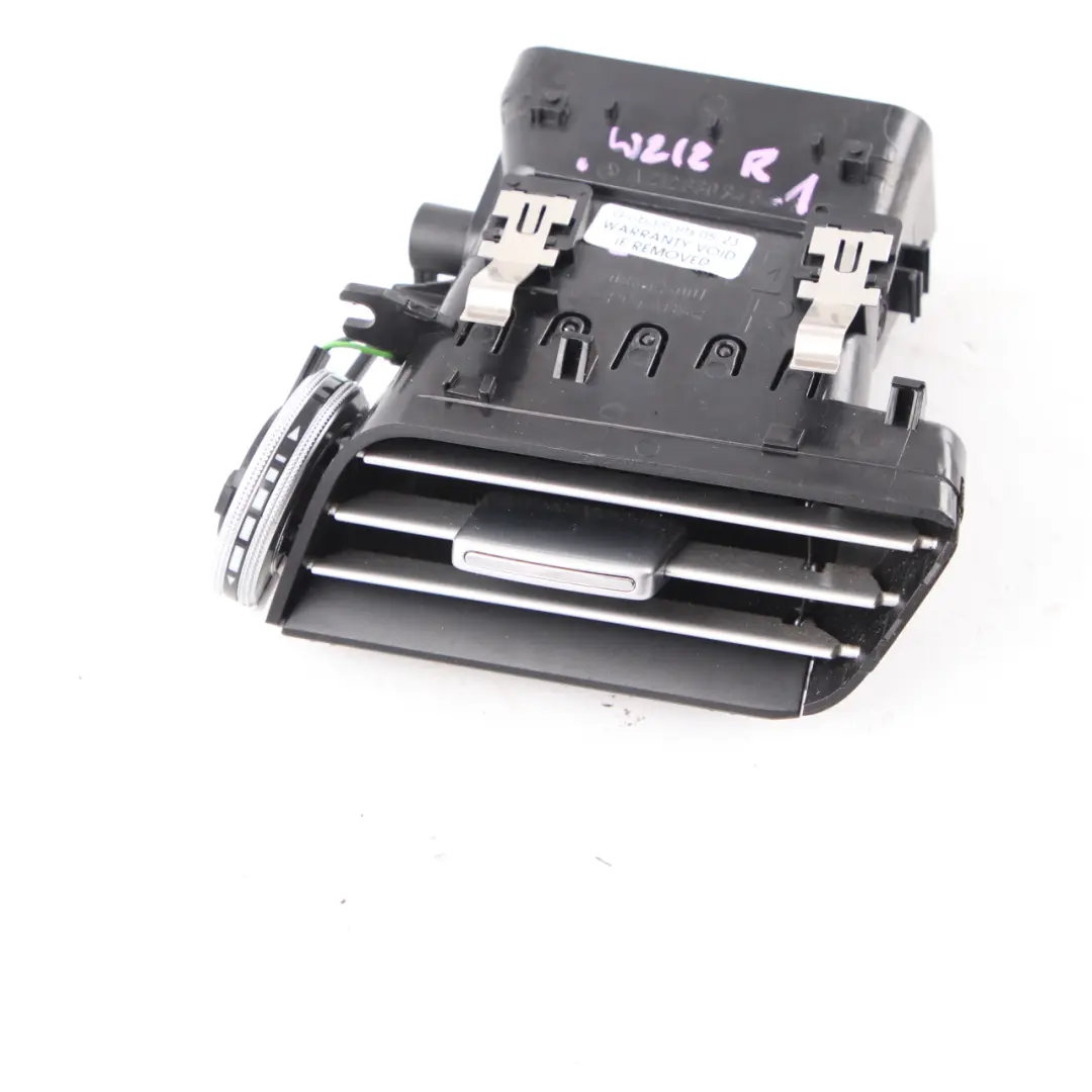 Mercedes W212 Salpicadero Rejilla Ventilación Derecha Trim Boquilla - SKU A2128303454-1 - Número de pieza A2128303454