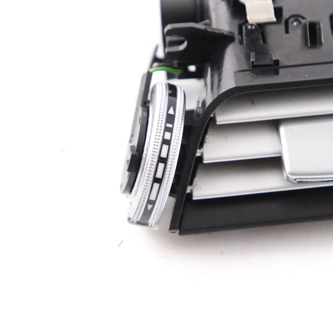 Kratka Nawiewu Deski Rozdzielczej Prawa do Mercedes W212 o numerze A2128303454 Mercedes W212 Kratka Nawiewu Deski Rozdzielczej Prawa - SKU A2128303454-1 - Numer Części A2128303454