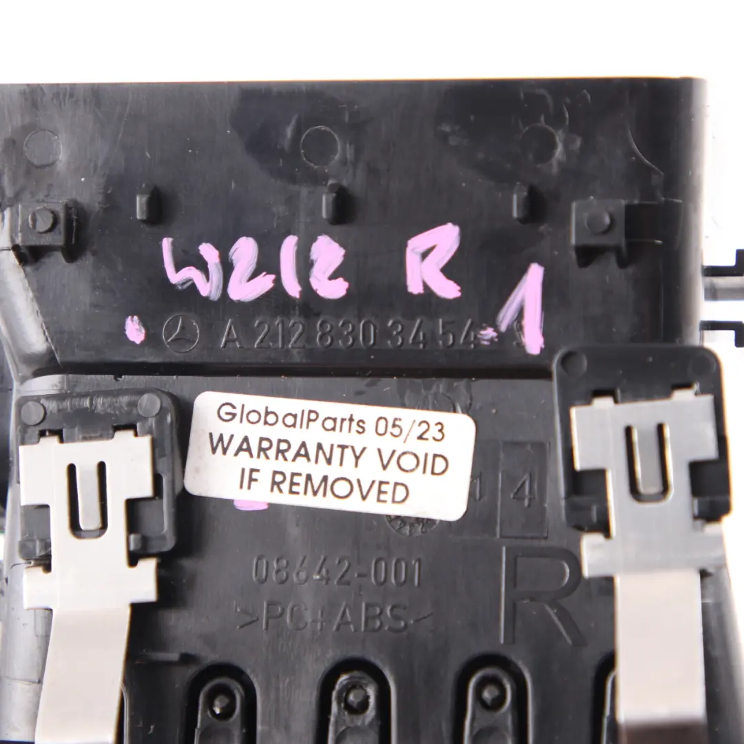 Dashboard Air Vent Grille Rechts Dash Trim Düse für Mercedes W212 mit Teilenummer A2128303454 Mercedes W212 Dashboard Air Vent Grille Rechts Dash Trim Düse - SKU A2128303454-1 - Teilenummer A2128303454