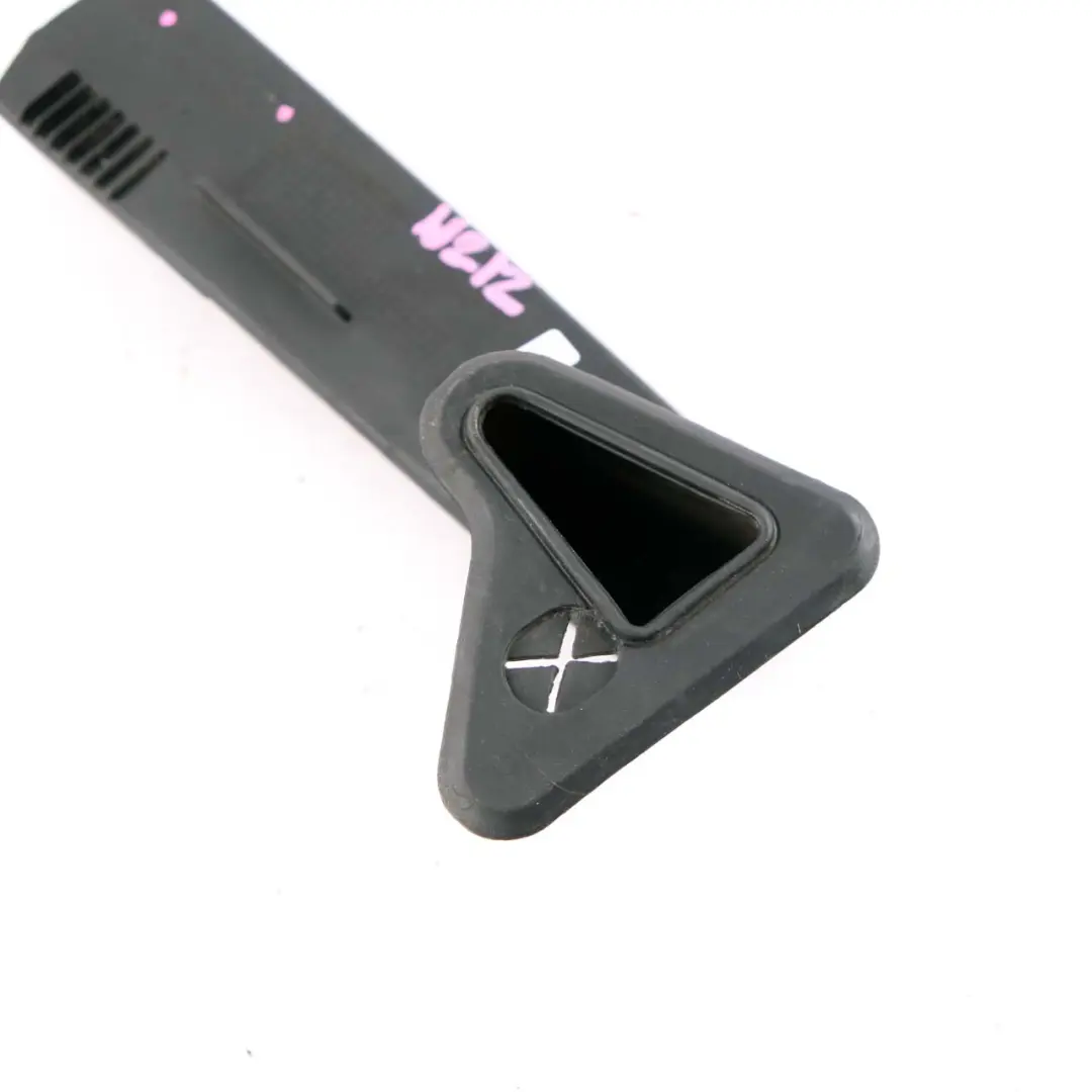 Wąż odpływu wody lewy dolny do Mercedes W212 o numerze A2128320525 Mercedes W212 Wąż odpływu wody lewy dolny - SKU A2128320525 - Numer Części A2128320525