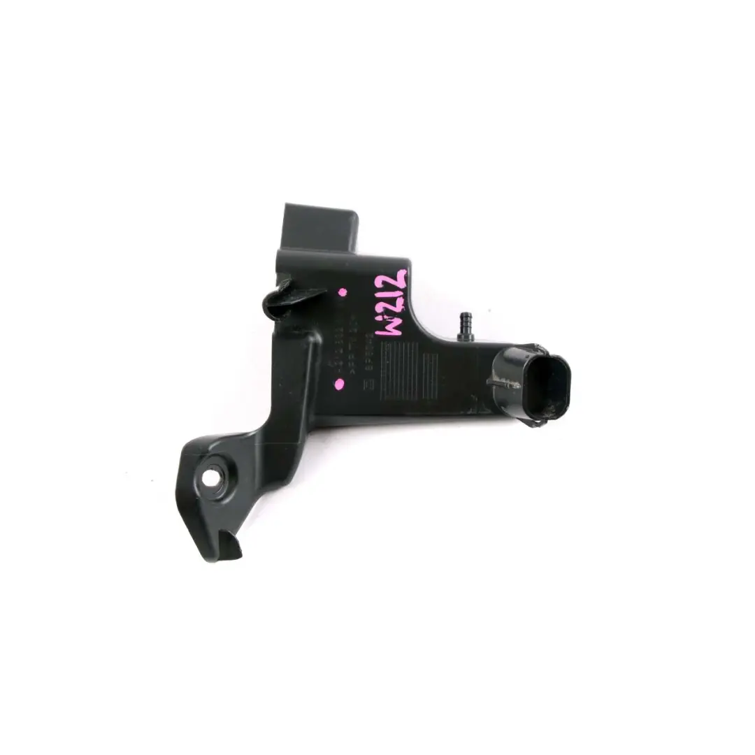 Wasserablassschlauch Leitung Vorne Armatur für Mercedes W212 mit Teilenummer A2128320725 Mercedes W212 Wasserablassschlauch Leitung Vorne Armatur - SKU A2128320725 - Teilenummer A2128320725