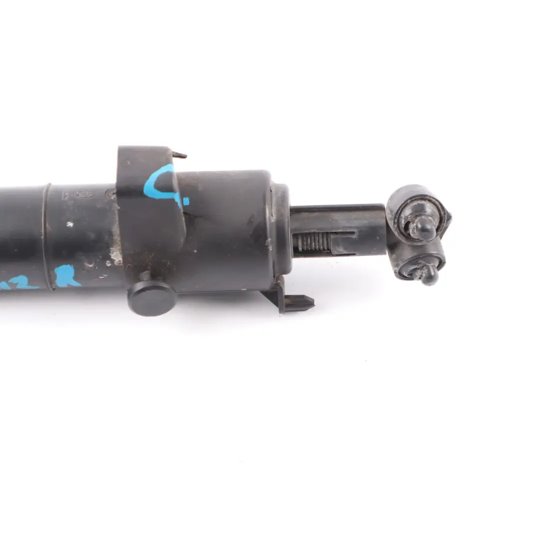 Ugello lavafari destro Getto lavafari per Mercedes W212 con numero di parte A2128600047 Mercedes W212 Ugello lavafari destro Getto lavafari - SKU A2128600047-1 - Numero di parte A2128600047