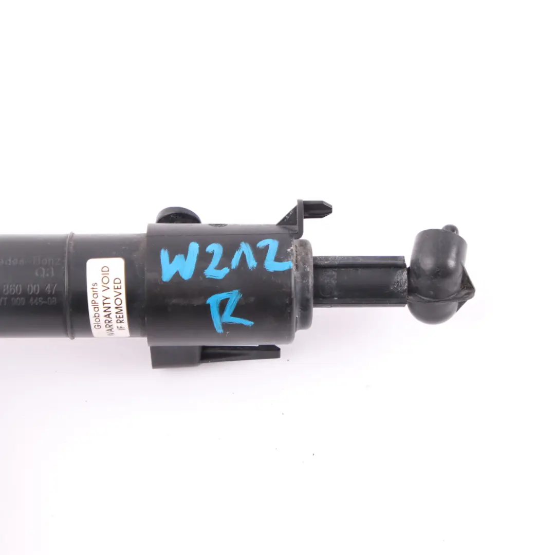 Boquilla Lavafaros Mercedes W212 Chorro Lavafaros Derecho Exterior para con número de pieza A2128600047 Boquilla Lavafaros Mercedes W212 Chorro Lavafaros Derecho Exterior - SKU A2128600047 - Número de pieza A2128600047