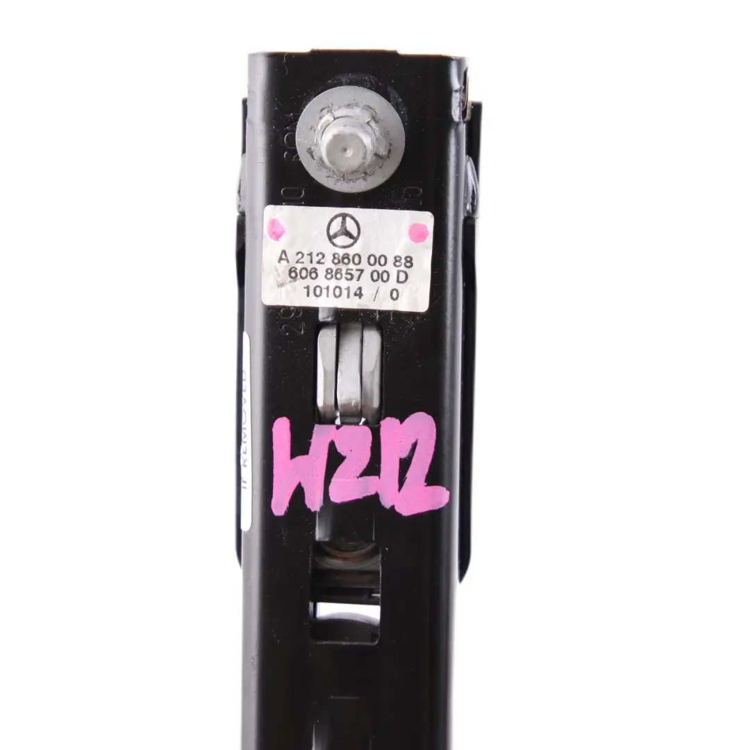  Regolatore Cintura Mercedes W212 Regolazione Altezza Sinistra Destra - SKU A2128600088 - Numero di parte A2128600088