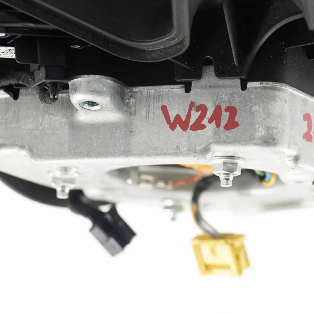 Poduszka Powietrzna Kierowcy do Mercedes W212 o numerze A2128600102 Mercedes W212 Poduszka Powietrzna Kierowcy - SKU A2128600102-1 - Numer Części A2128600102