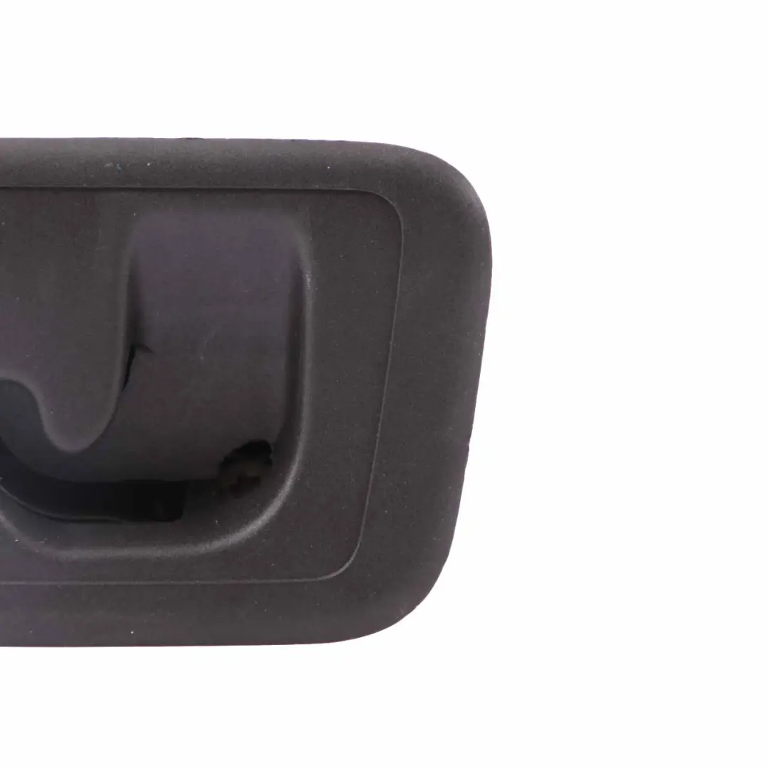 Portapacchi Gancio anteriore sinistro Nero per Mercedes W212 con numero di parte A2128600131 Mercedes W212 Portapacchi Gancio anteriore sinistro Nero - SKU A2128600131 - Numero di parte A2128600131