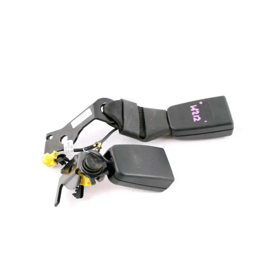  Hebilla Mercedes W212 Tensor Cinturon Trasero Central Derecho - SKU A2128600469 - Número de pieza A2128600469