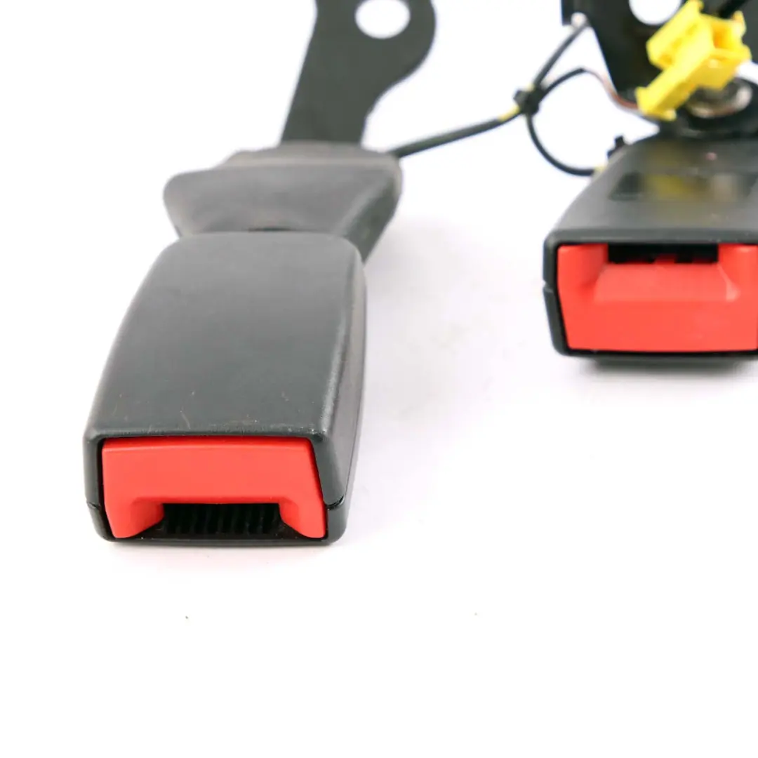  Boucle de Siege Mercedes W212 Tendeur Ceinture Arriere Centre Droit - SKU A2128600469 - Numéro de pièce A2128600469