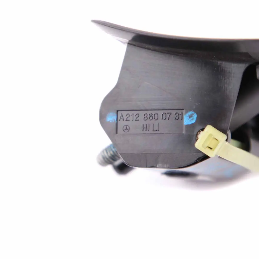 Paketablage Halterung Innenhaken hinten links Schwarz für Mercedes W212 mit Teilenummer A2128600731 Mercedes W212 Paketablage Halterung Innenhaken hinten links Schwarz - SKU A2128600731 - Teilenummer A2128600731