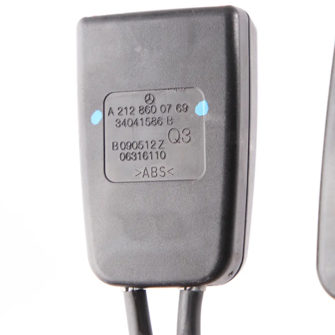 Fibbia cintura di sicurezza posteriore per Mercedes S212 con numero di parte A2128600769 Mercedes S212 Fibbia cintura di sicurezza posteriore - SKU A2128600769 - Numero di parte A2128600769