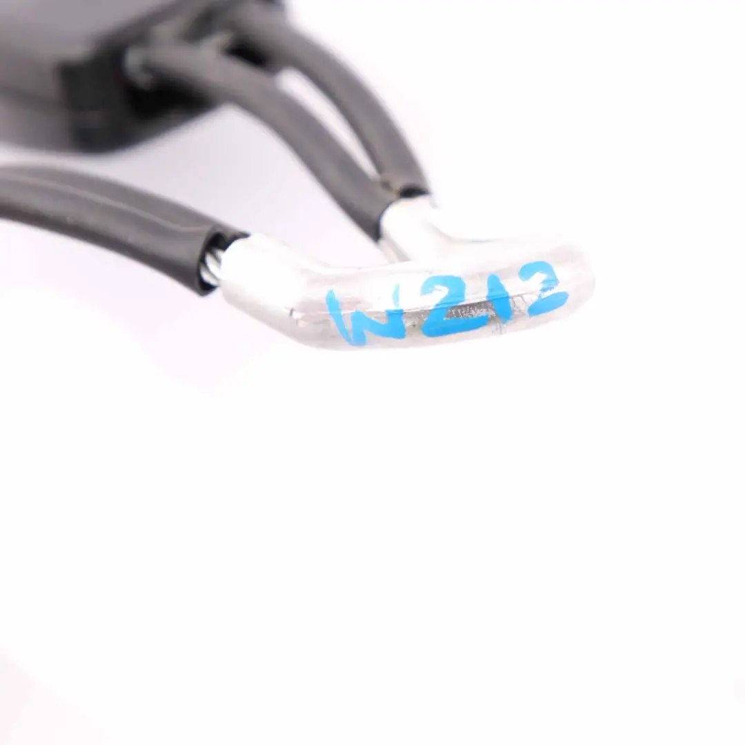 hebilla del cinturón de seguridad trasero para Mercedes S212 con número de pieza A2128600769 Mercedes S212 hebilla del cinturón de seguridad trasero - SKU A2128600769 - Número de pieza A2128600769