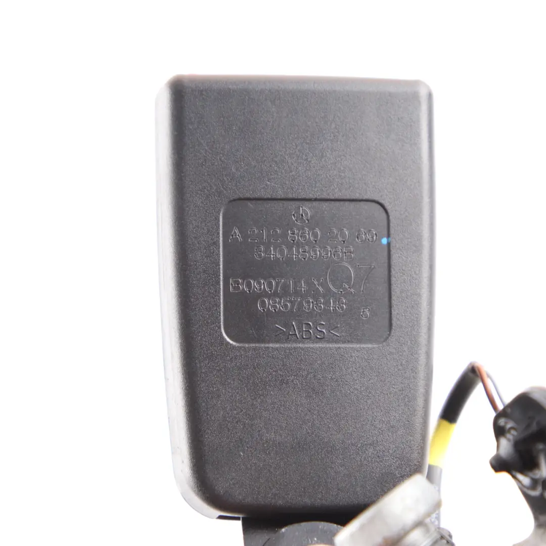 W218 Tendeur Boucle Ceinture Sécurité Arrière pour Mercedes W212 CLS à propos du numéro de pièce A2128602069 Mercedes W212 CLS W218 Tendeur Boucle Ceinture Sécurité Arrière - SKU A2128602069 - Numéro de pièce A2128602069